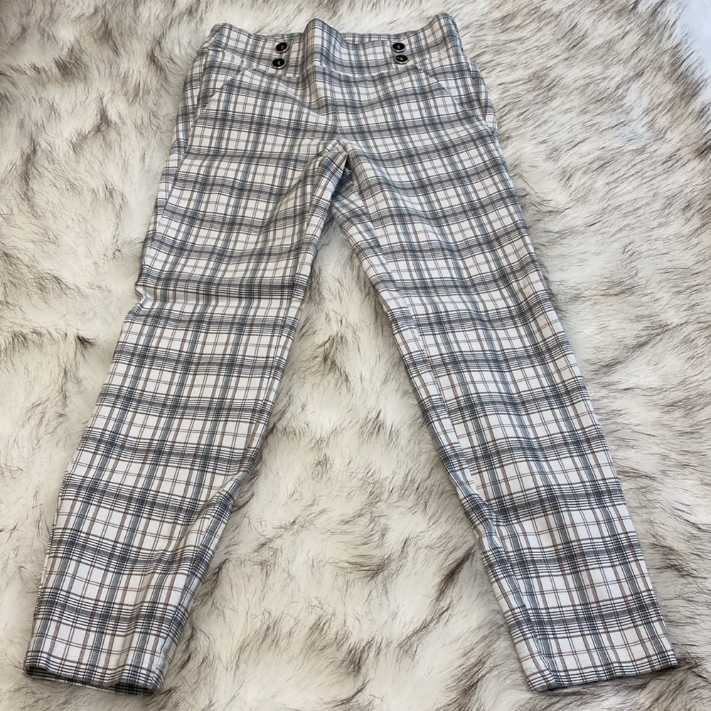 Soho plaid ankle pants. White, black, wine colors. EUC. Pull on style.